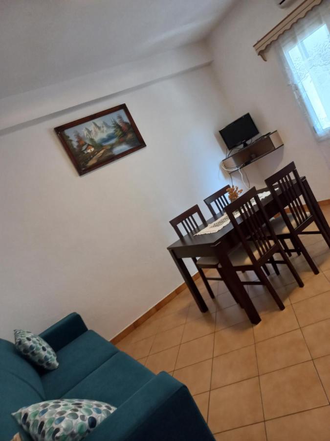 Apartament Gloria&Mitati Orikum Ngoại thất bức ảnh